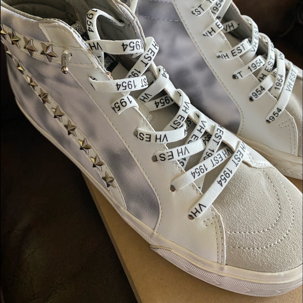 BrandNEW Vintage Havana white leather sneakers